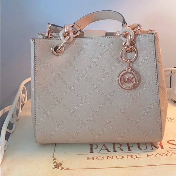 Michael Kors Handbags - Michael Kors Susannah Pink Saffiano shoulder bag